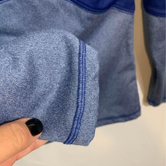 THE North Face woman’s jacket. Blue on blue. Size XS. New condition. - Picture 7 of 9